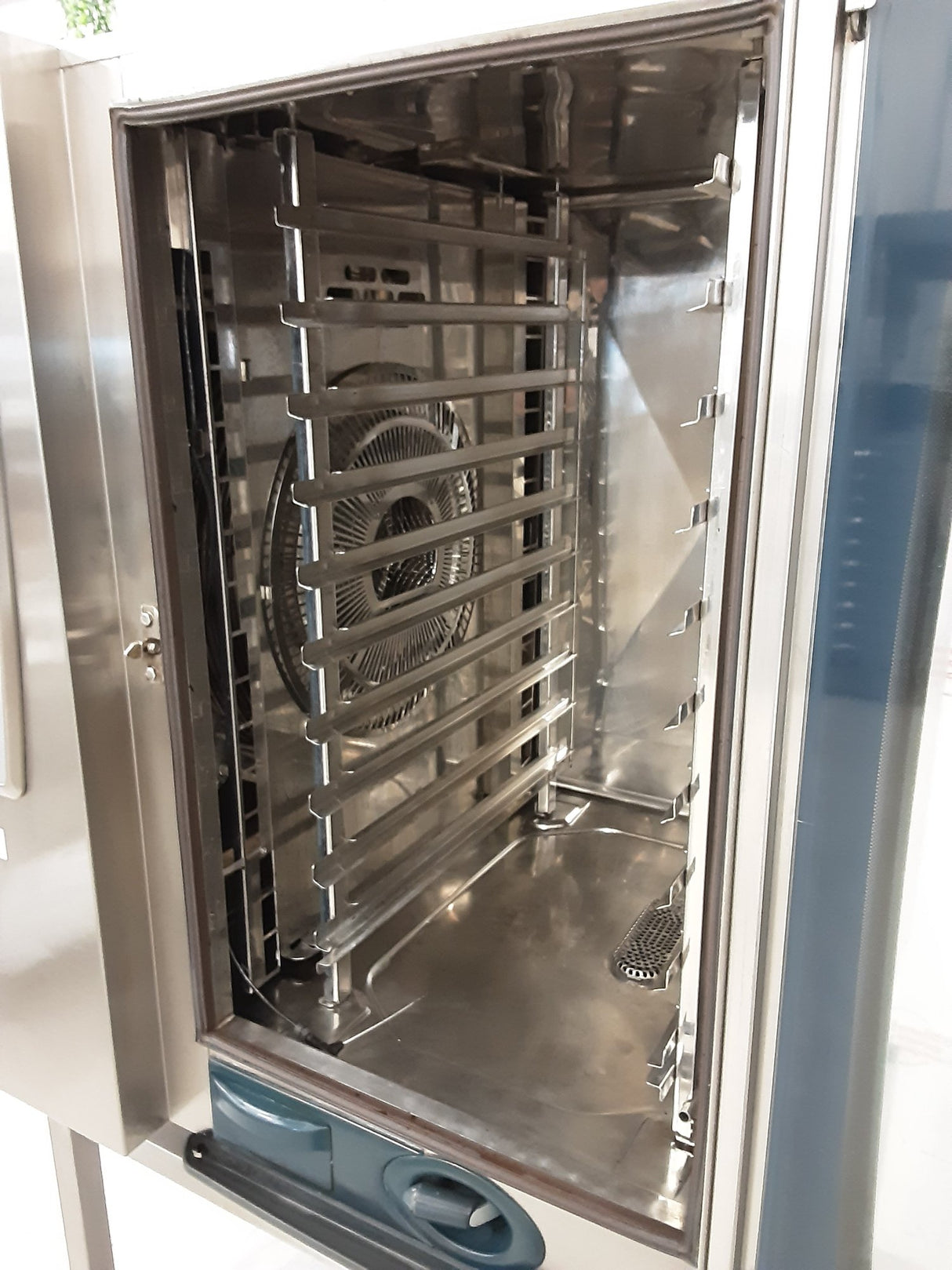 Rational Five Senses 10 Grid Electric Combi Oven On Stand, Model- SCCWE101 (NCE6417)