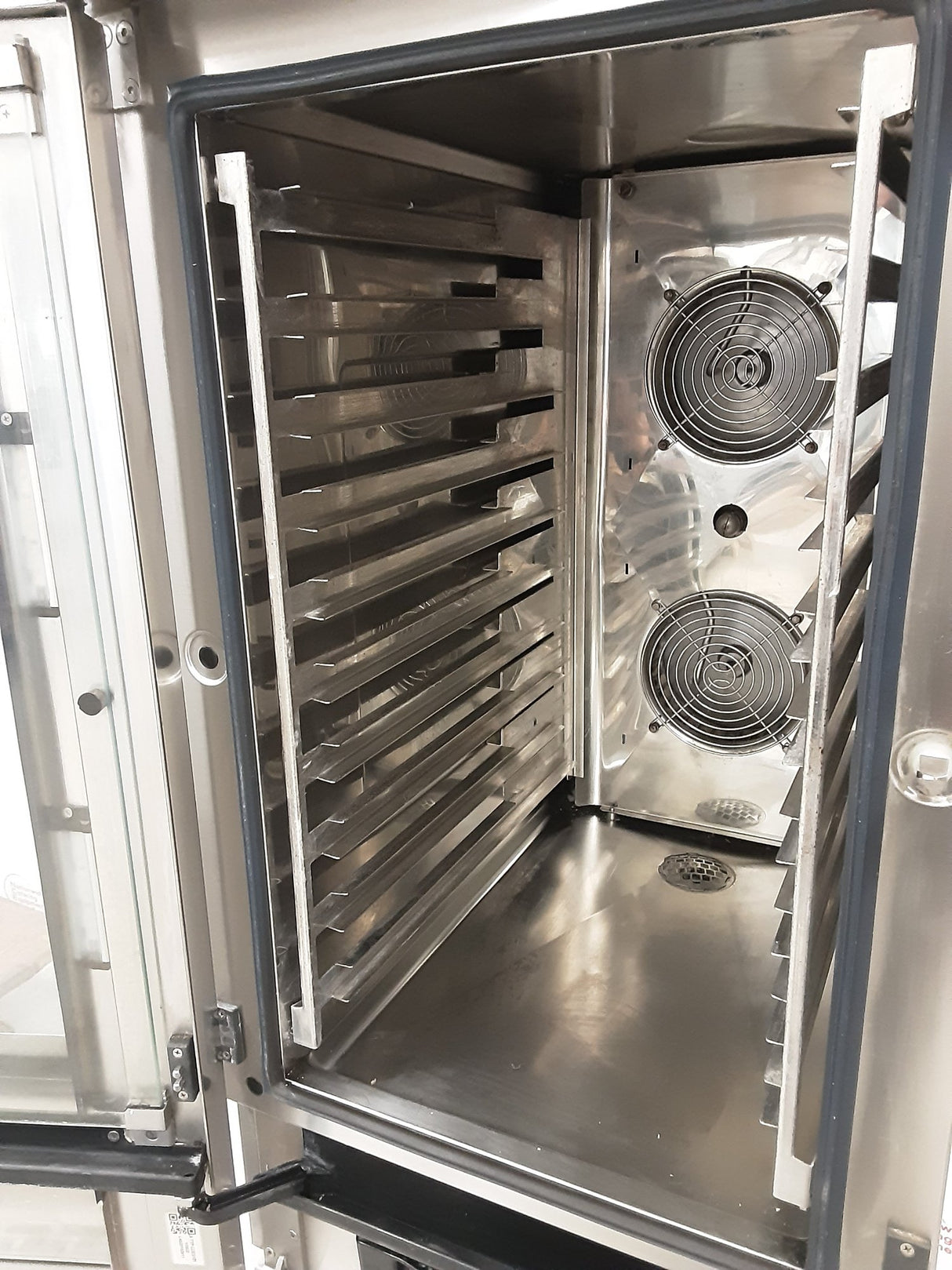 Lainox Compact Combi Oven. Model- LX TYP COES101 on Stand (NCE6532)