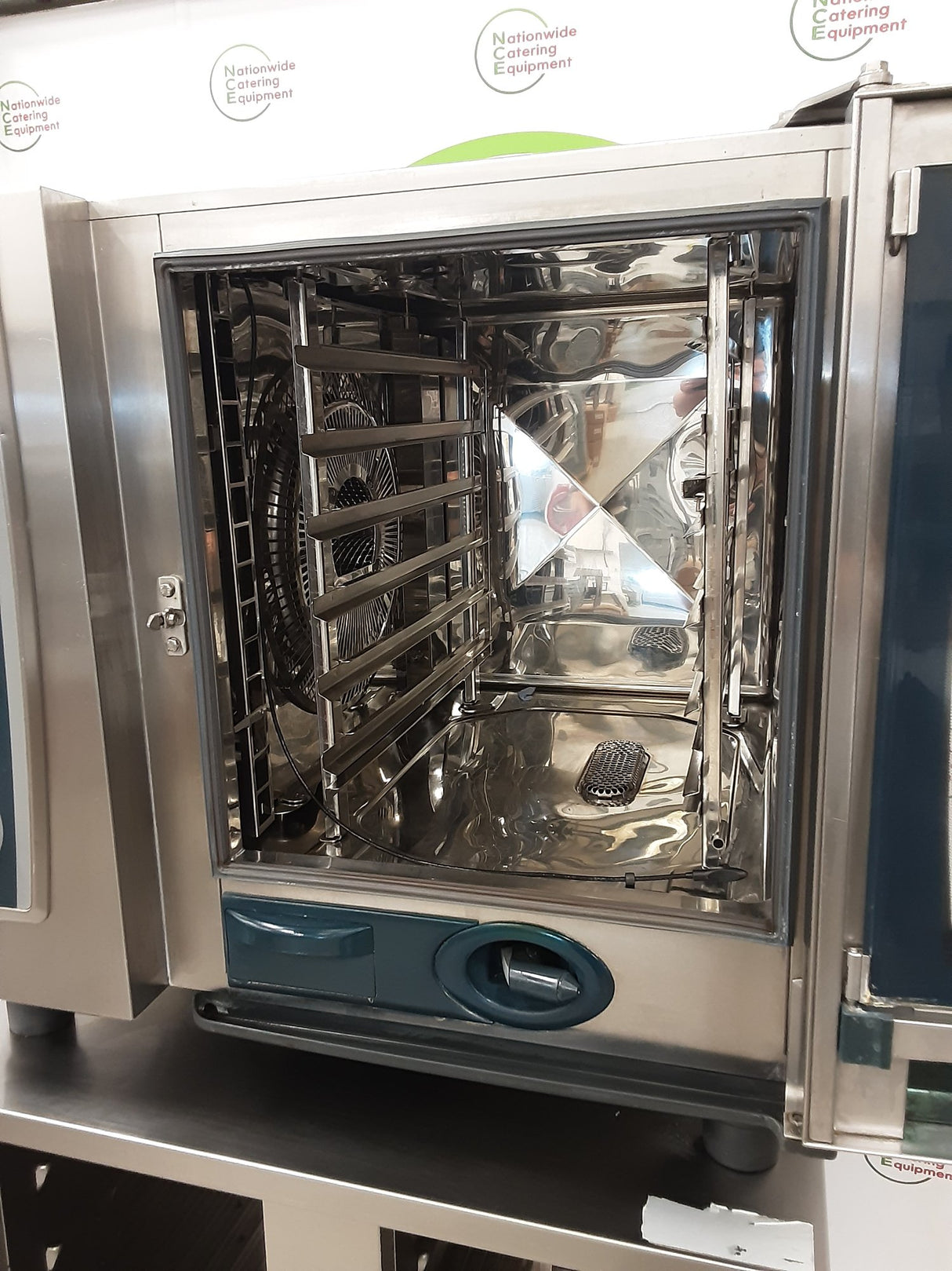 Rational Six Grid 5 Senses, White Efficiency, SCC Electric Combi Oven On Stand, 3ph/32amp (NCE6581)
