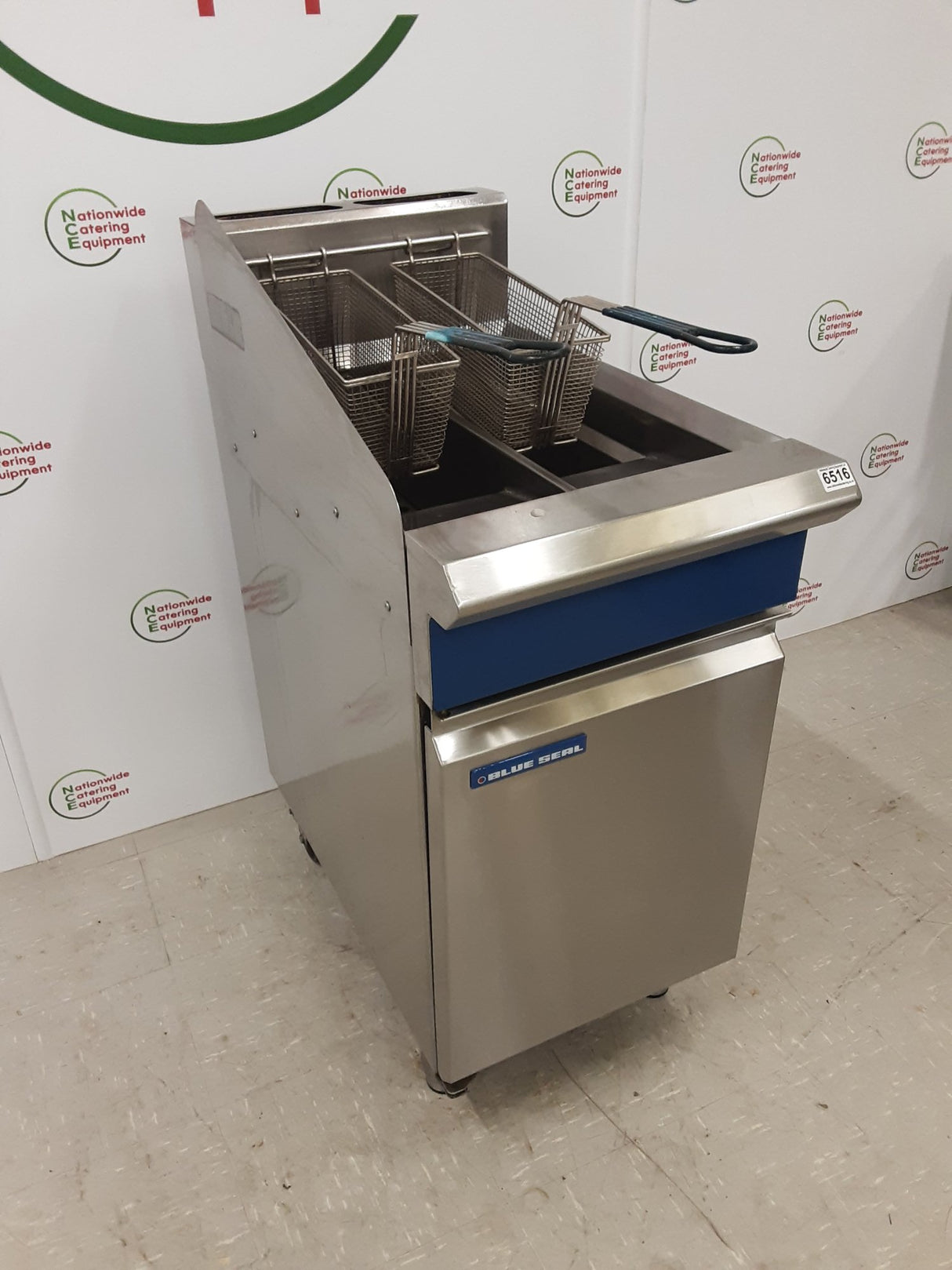 Blueseal Twin Tank Natural Gas Twin Tank Fryer, Model- GT46 (NCE6516)