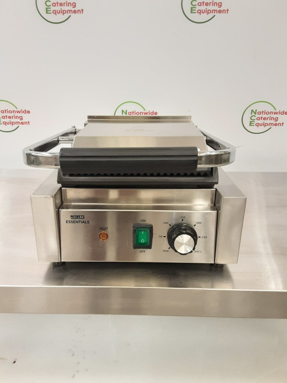 Nisbets Essentials Single Panini Machine/Contact Grill, Model- DA396 (NCE6574)