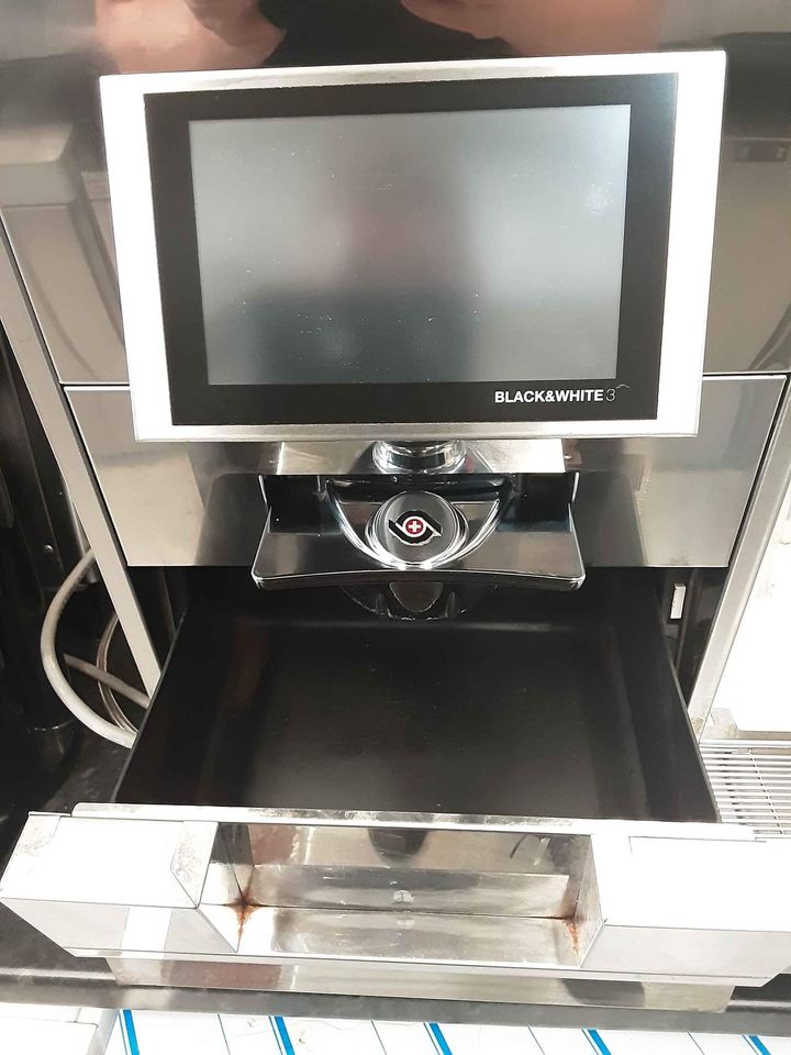 Black and White Bean to Cup Coffee Machine With Milk Fridge (NCE2288)