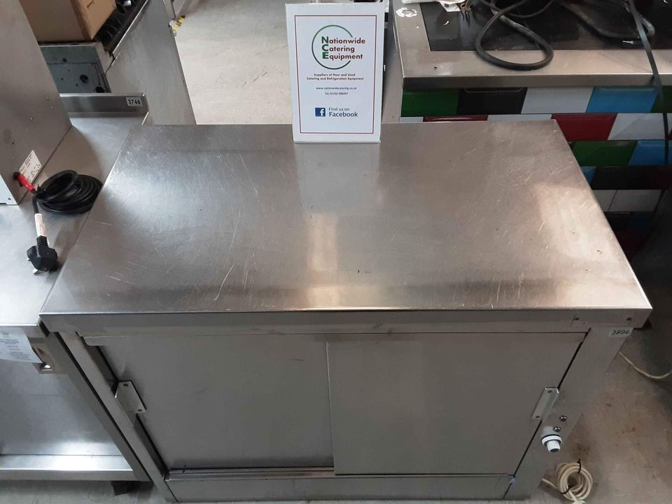 Hotcupboard with Sliding Doors