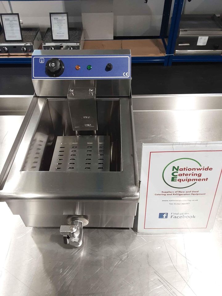 Hamoki 8L Single Tank Electric Tabletop Fryer, 13amp (NCE4201)