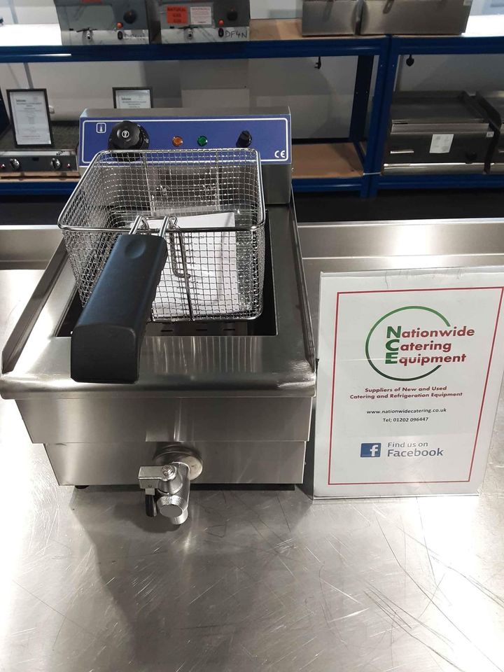 Hamoki 8L Single Tank Electric Tabletop Fryer, 13amp (NCE4201)