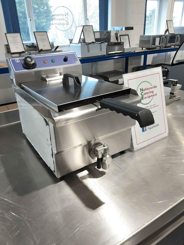 Hamoki 8L Single Tank Electric Tabletop Fryer, 13amp (NCE4201)