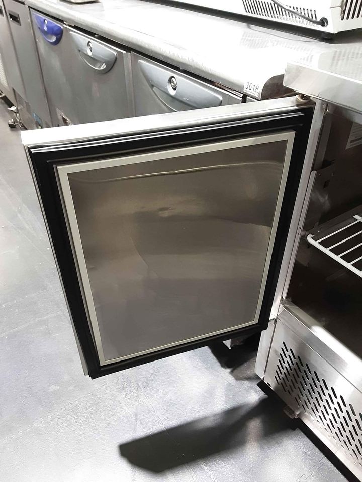 Atosa Three Door Counter Fridge with Toppings Opening (NCE3869)