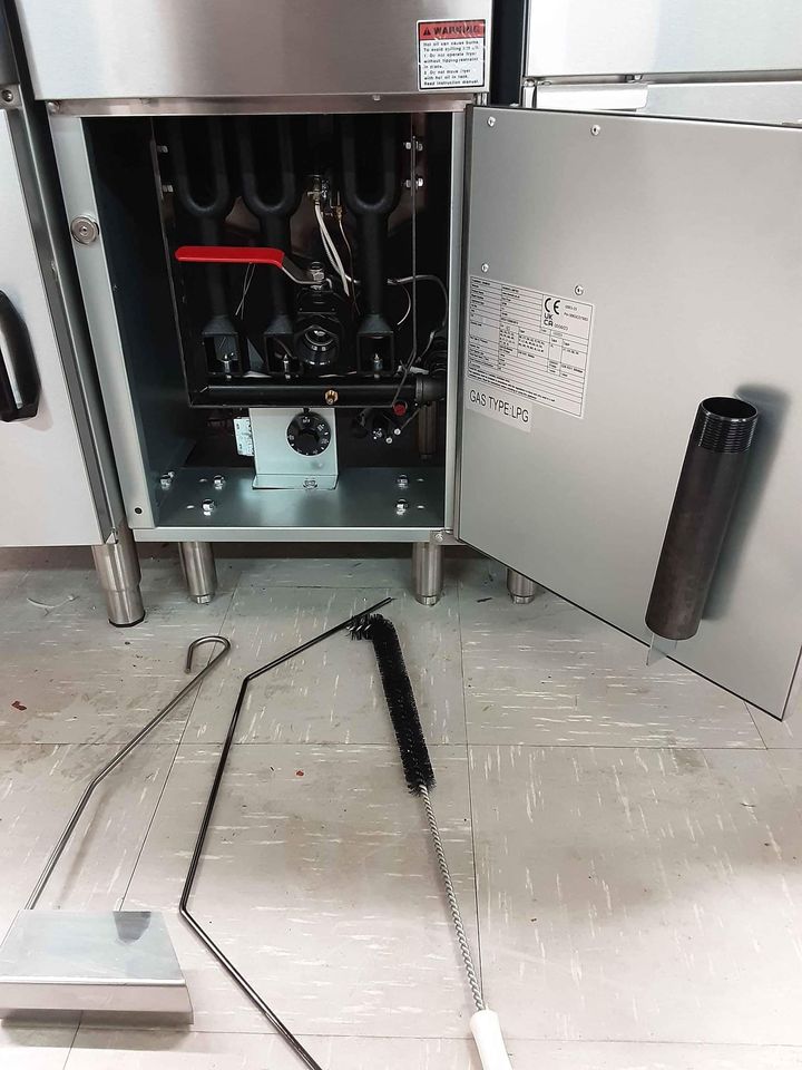 Hamoki Single Tank, Three Burner, Natural Gas Free-Standing Fryer, Model- GF90 (NCE4168)