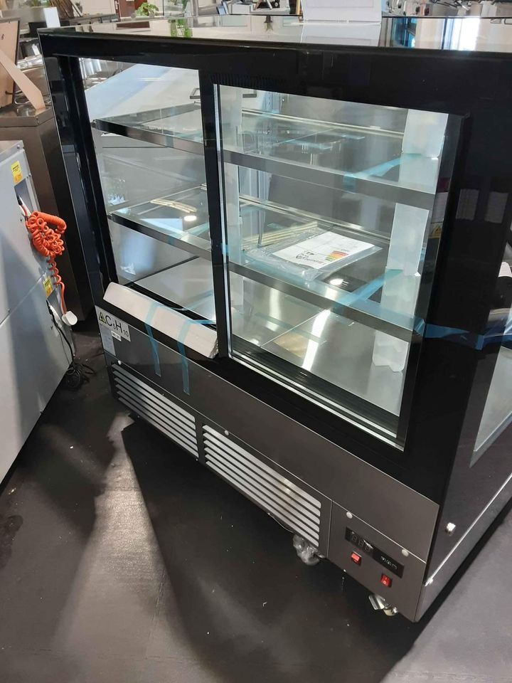 Hamoki 120cm Floorstanding Cake Display / Showcase Fridge Model-HA-1200Z (NCE4341)