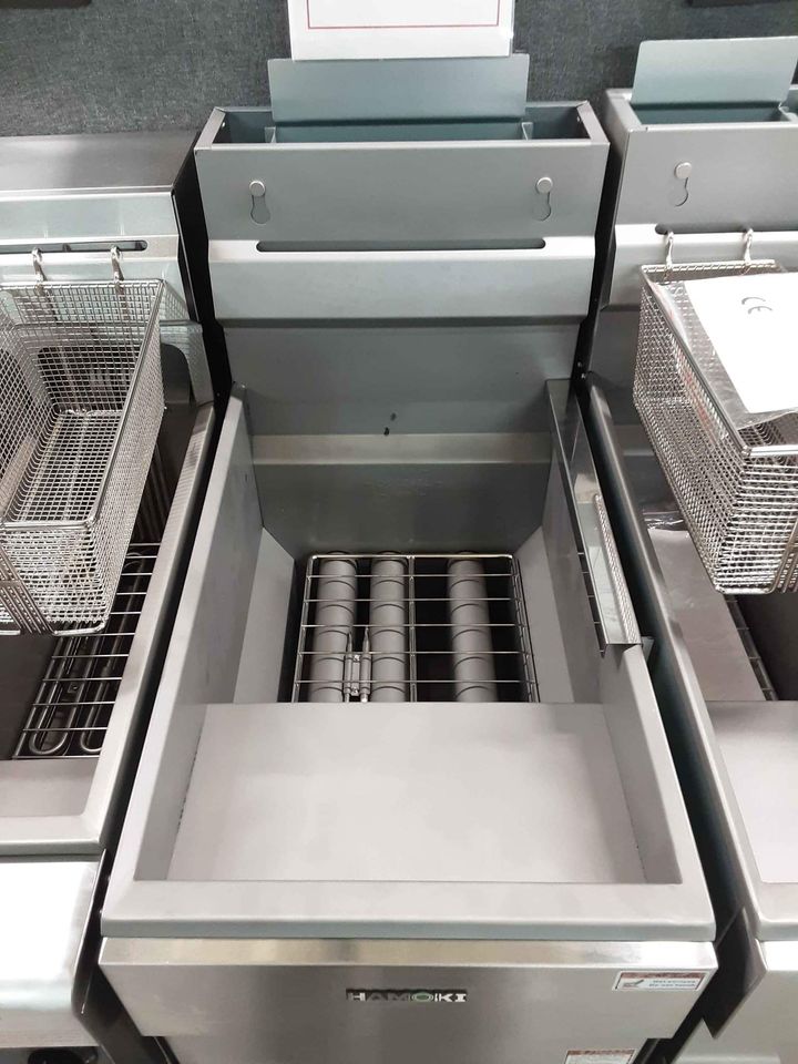 Hamoki LPG 3 Burner Free Standing Single Tank / Twin Basket Fryer, Model- GF90 (NCE4282)