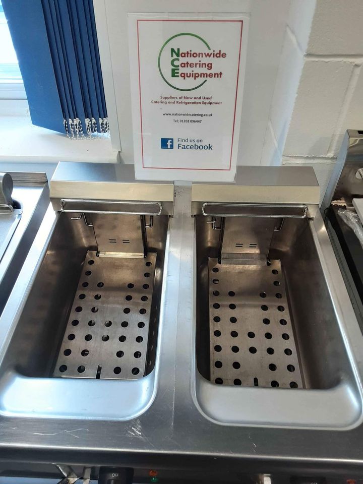 Lincat Tabletop Electric Fryer, Twin Tank, 32amp Three Phase, Model- DF618