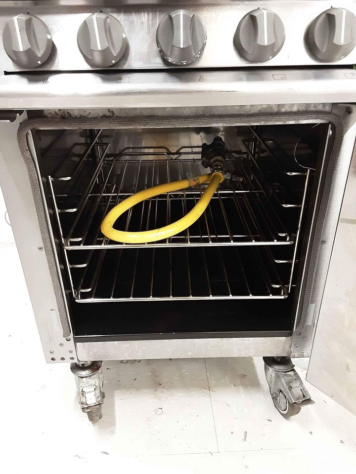 Falcon Dominator Four Burner Stove and Oven - Natural Gas