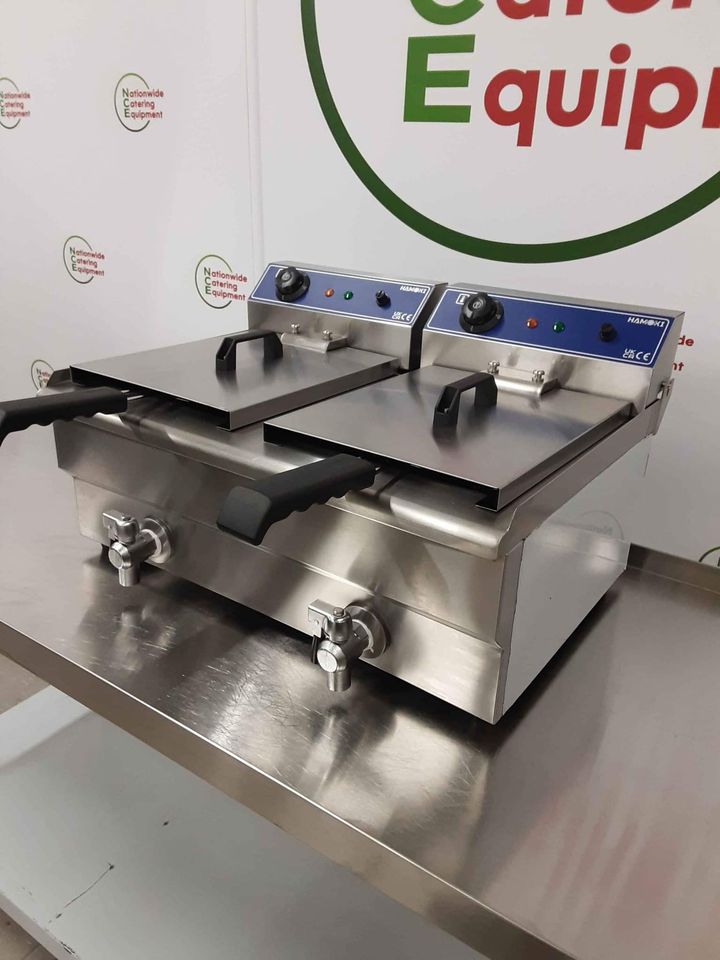 Hamoki Tabletop Tabletop Twin Tank Electric Fryer, 13amp, Model- EF-132V (NCE4275)