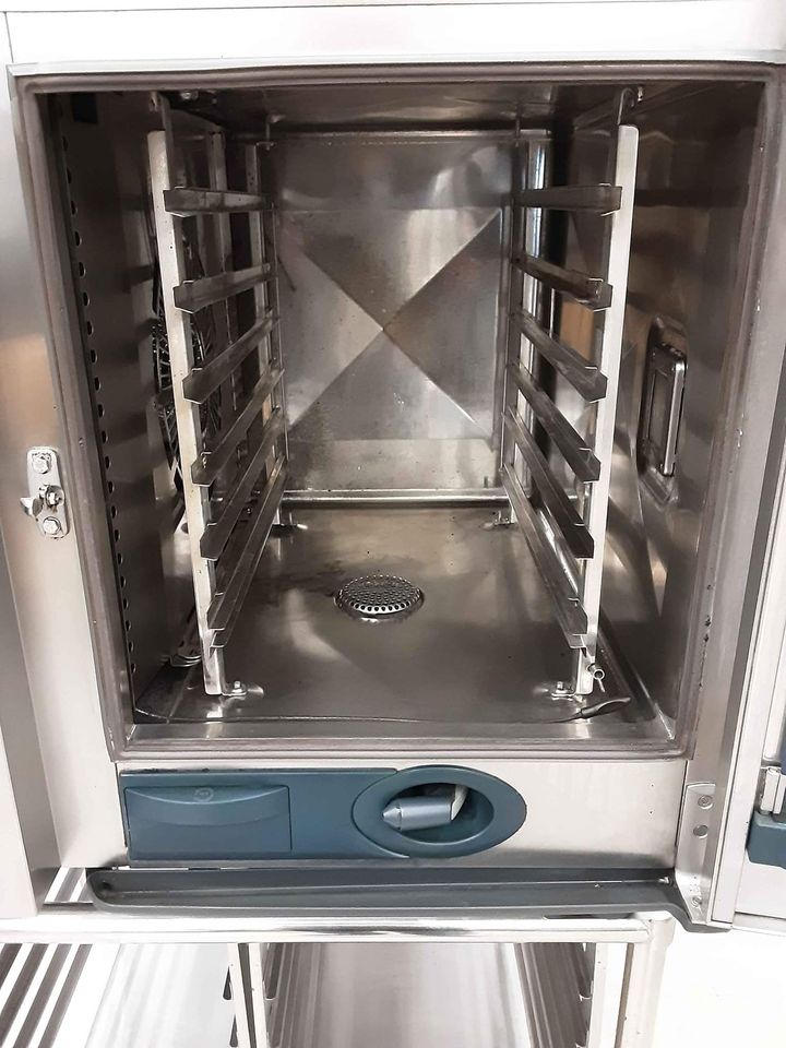 Rational Six Grid SCC Electric Combi Oven on Stand (NCE4268)