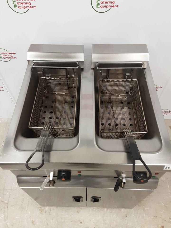 Lincat Twin Tank Freestanding Electric Fryer Model-DF66 (NCE5041)