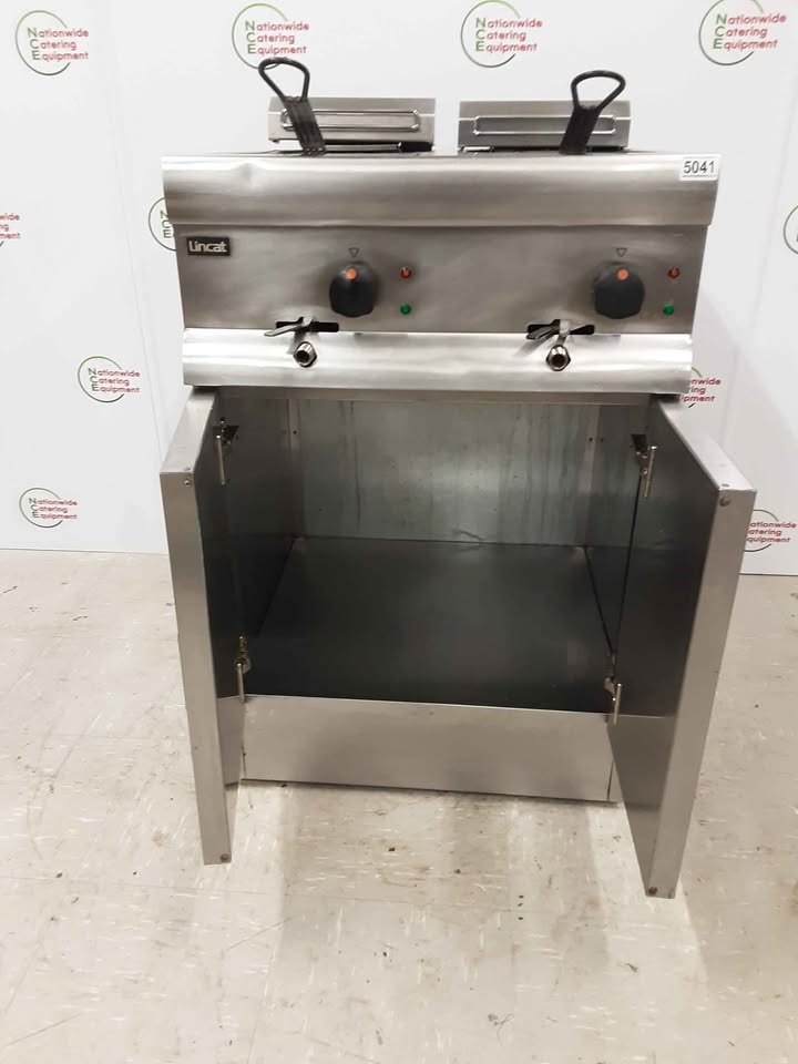 Lincat Twin Tank Freestanding Electric Fryer Model-DF66 (NCE5041)