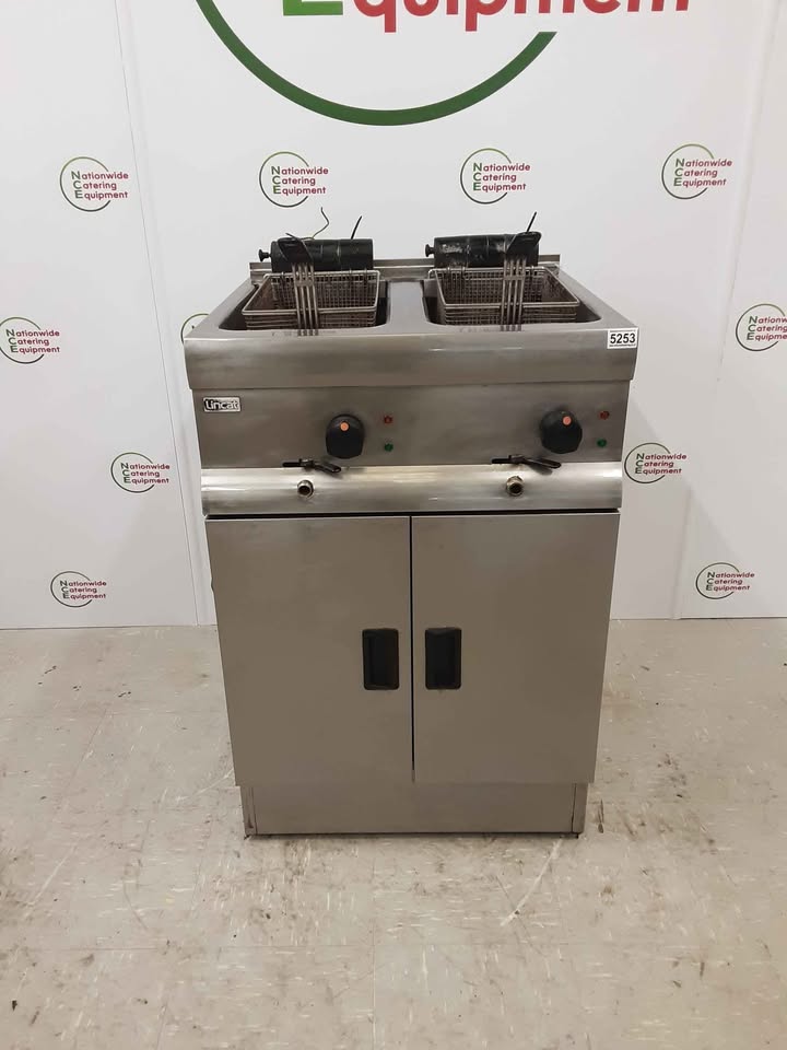 Lincat Twin Tank Freestanding Electric Fryer, Single Phase, Model- J12 (NCE5253)