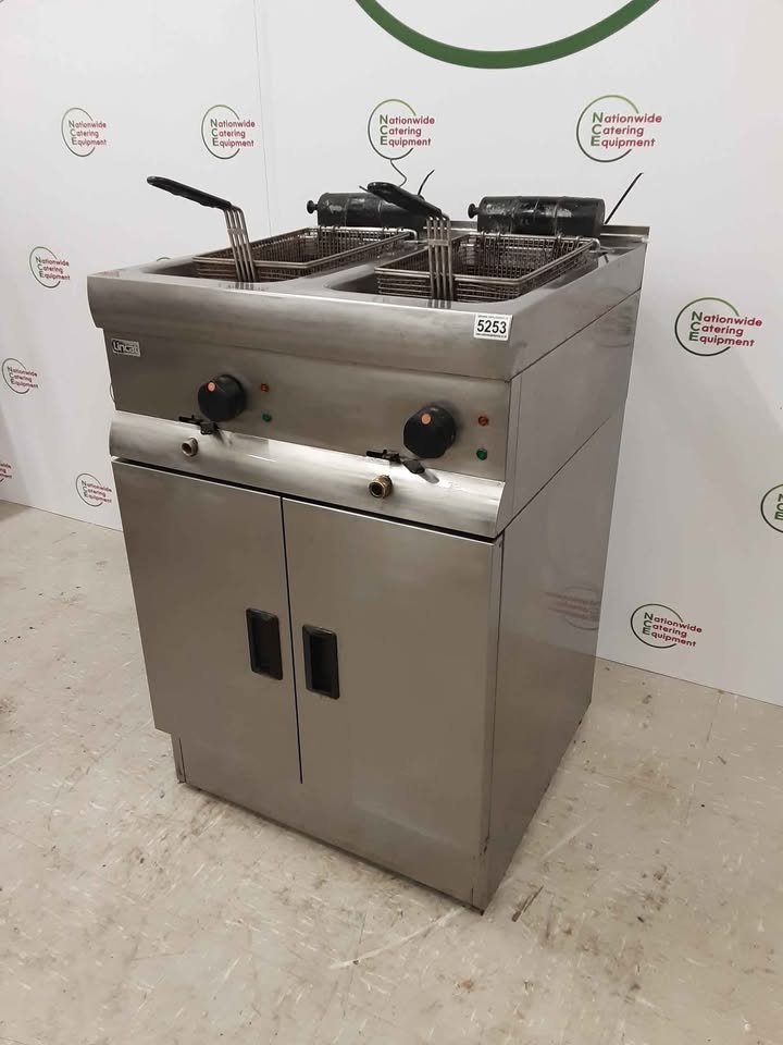 Lincat Twin Tank Freestanding Electric Fryer, Single Phase, Model- J12 (NCE5253)