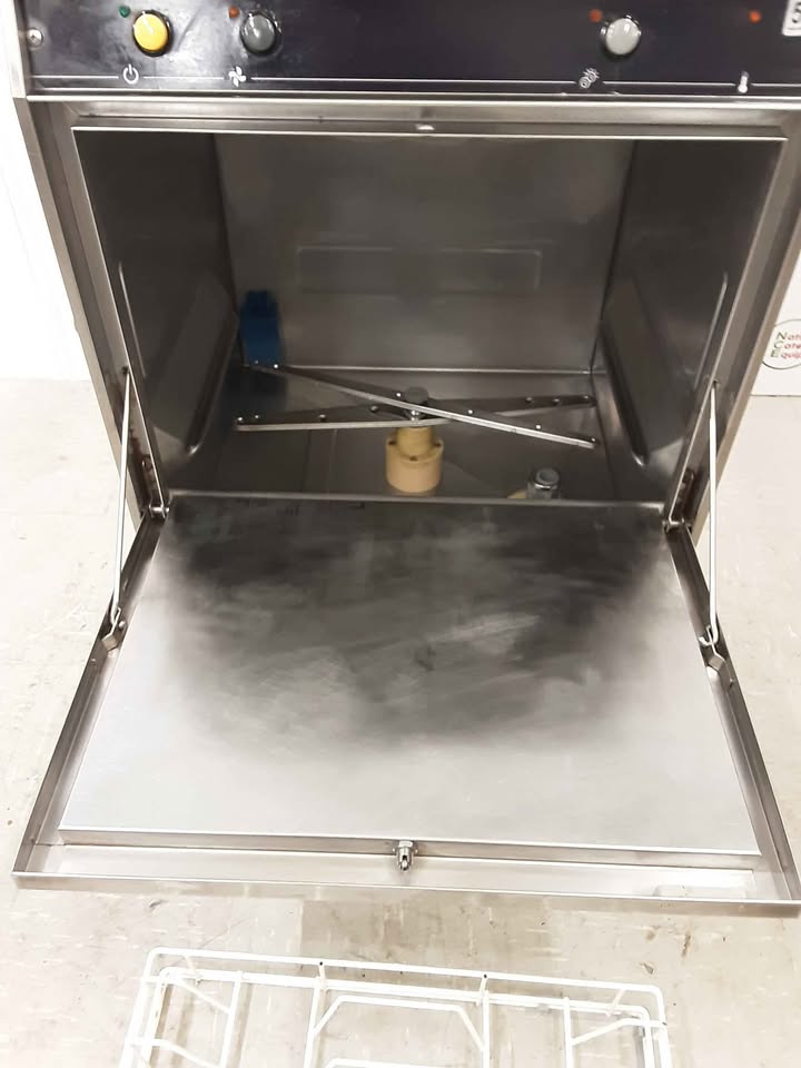 DC Undercounter Dishwasher, 32amp 1ph, Model- SXD50D (NCE5211)