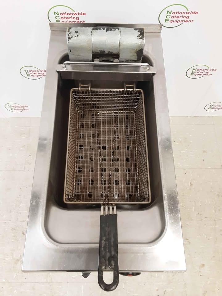 Lincat Single Tank Freestanding Electric Fryer, 32amp/1ph, Model-J6 (NCE5328)