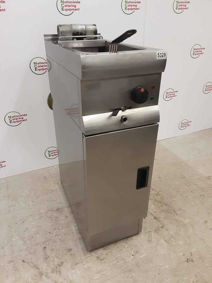 Lincat Single Tank Freestanding Electric Fryer, 32amp/1ph, Model-J6 (NCE5328)