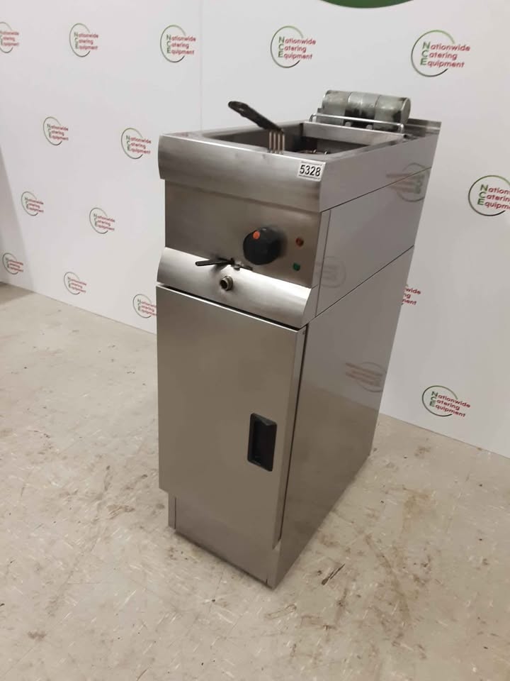 Lincat Single Tank Freestanding Electric Fryer, 32amp/1ph, Model-J6 (NCE5328)