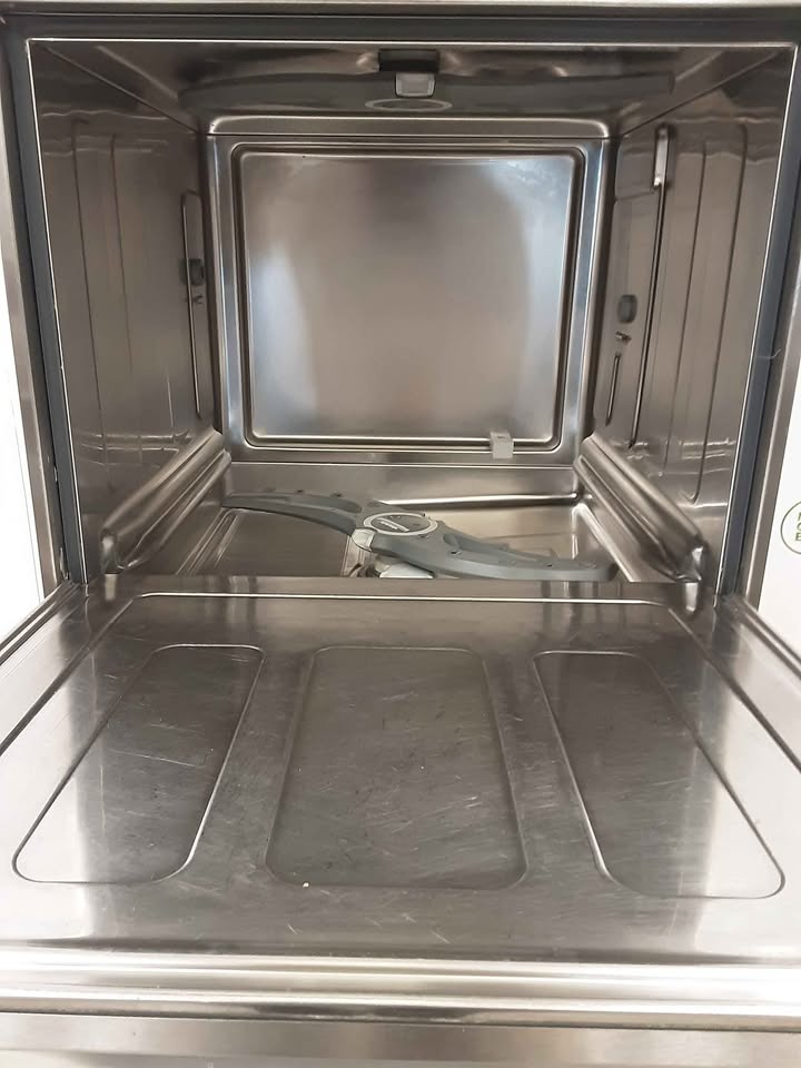 Winterhalter 2022 UC-XL Dishwasher On Stand, 1ph/32amp (NCE5425)