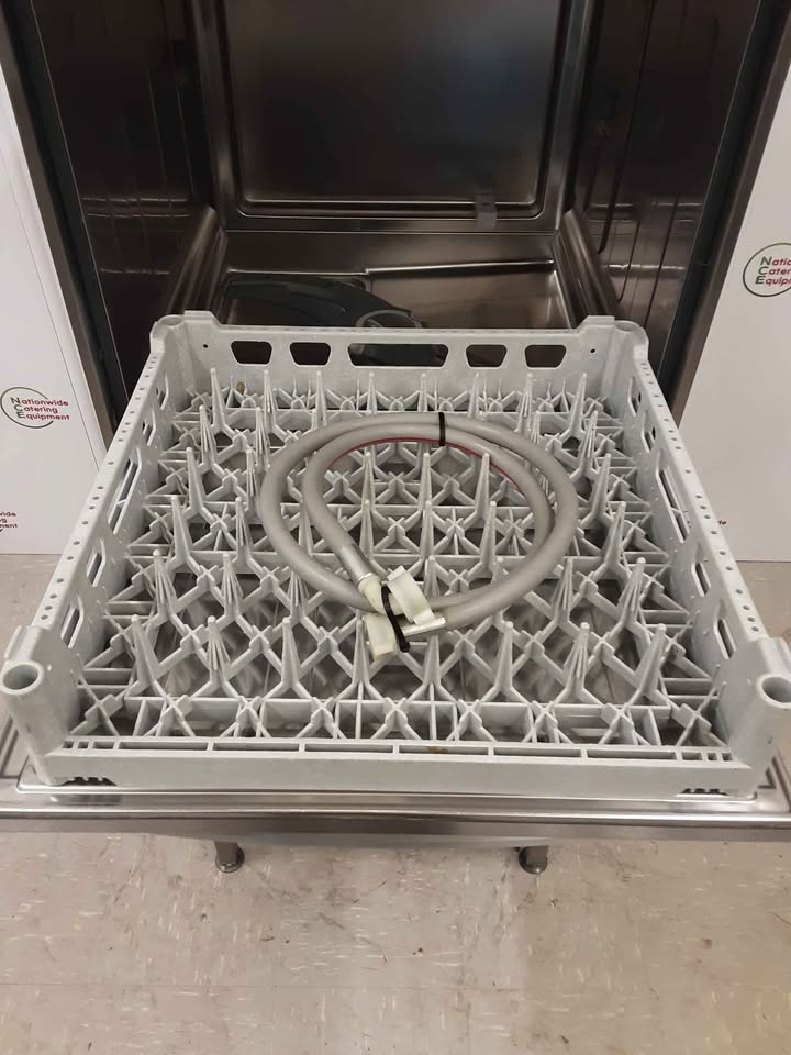 Winterhalter 2022 UC-XL Dishwasher On Stand, 1ph/32amp (NCE5425)