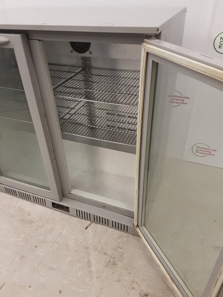 Clearance Coolpoint Two Door Hinged Bottle Cooler (NCE5533)