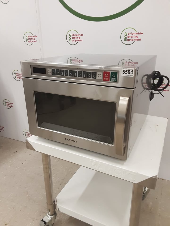 Daewoo 1850w Microwave (NCE5584)