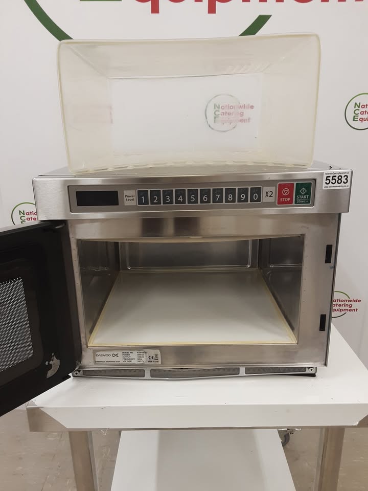 Daewoo 1850w Microwave (NCE5583)
