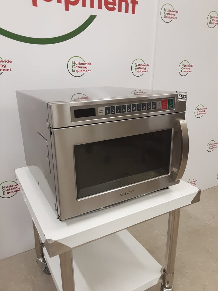 Daewoo 1850w Microwave (NCE5583)