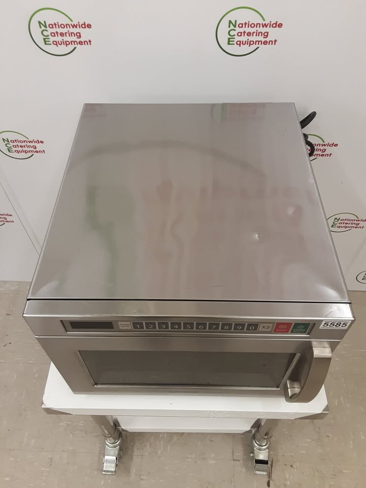 Daewoo 1850w Microwave (NCE5585)