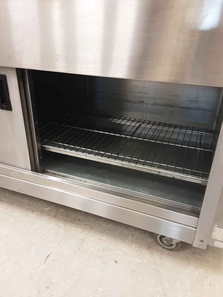 Victor Mobile Hotcupboard With Wet Bain Marie And Two Tier Heated Gantry (NCE5617)