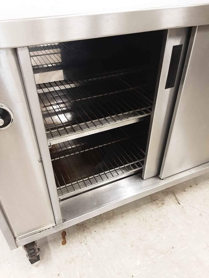 Mobile Hotcupboard With Sliding Doors, 13amp, 120x70cm (NCE5629)