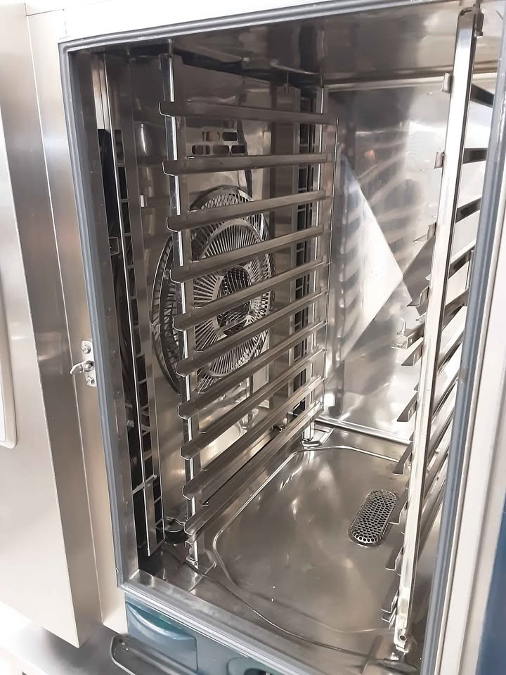 Rational 10 Grid Electric SCC WE Five Senses Combi Oven On Stand (NCE5635)