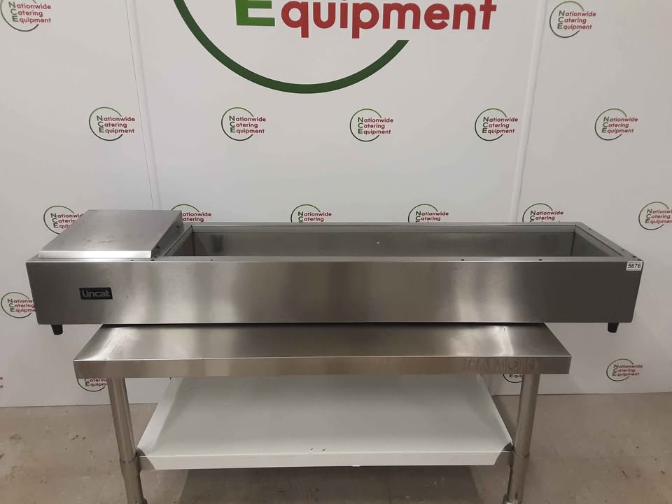 Lincat Tabletop Toppings Fridge, 158cm, Model- FDB (NCE5676)