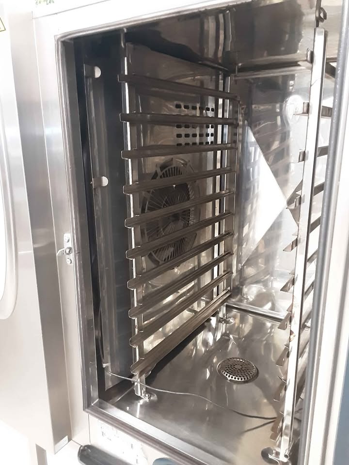Rational Combimaster Ten Grid Natural Gas Combi Oven On Stand (NCE5705)