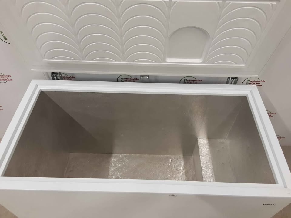 Gram Stainless Steel Lid 120cm Chest Freezer On Wheels, Model-EL45 (NCE5699)