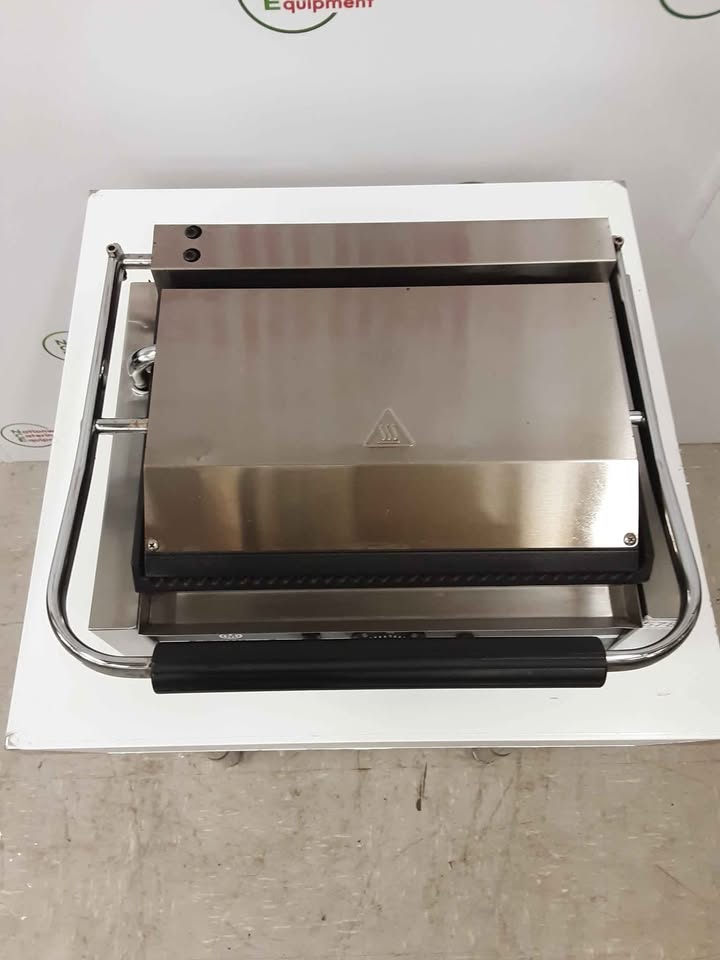 Chefmaster Large Single Ribbed Panini / Contact Grill, Model- HEA787 (NCE5784)