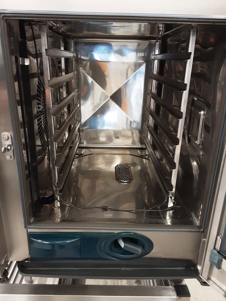 Rational SCC Six Grid Natural Gas Combi Oven On Stand, Model- SCCWE61G (NCE5839)