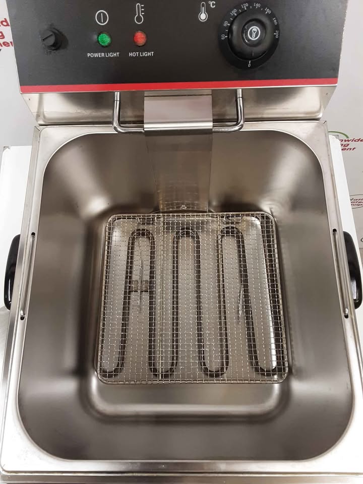KRD Catering Single Electric Tank Electric Fryer, 13amp, Model- HEF-11L (NCE5843)