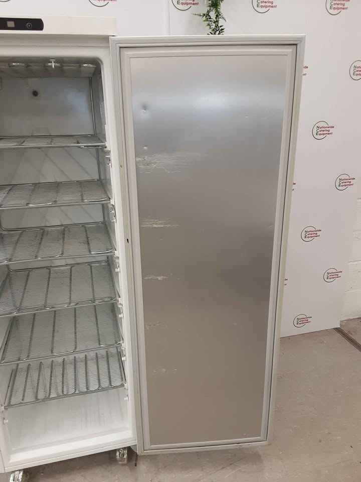 Gram Single White 400L Upright Freezer, Model- F400LU (NCE6378)