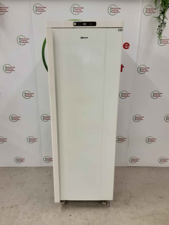Gram Single White 400L Upright Freezer, Model- F400LU (NCE6378)