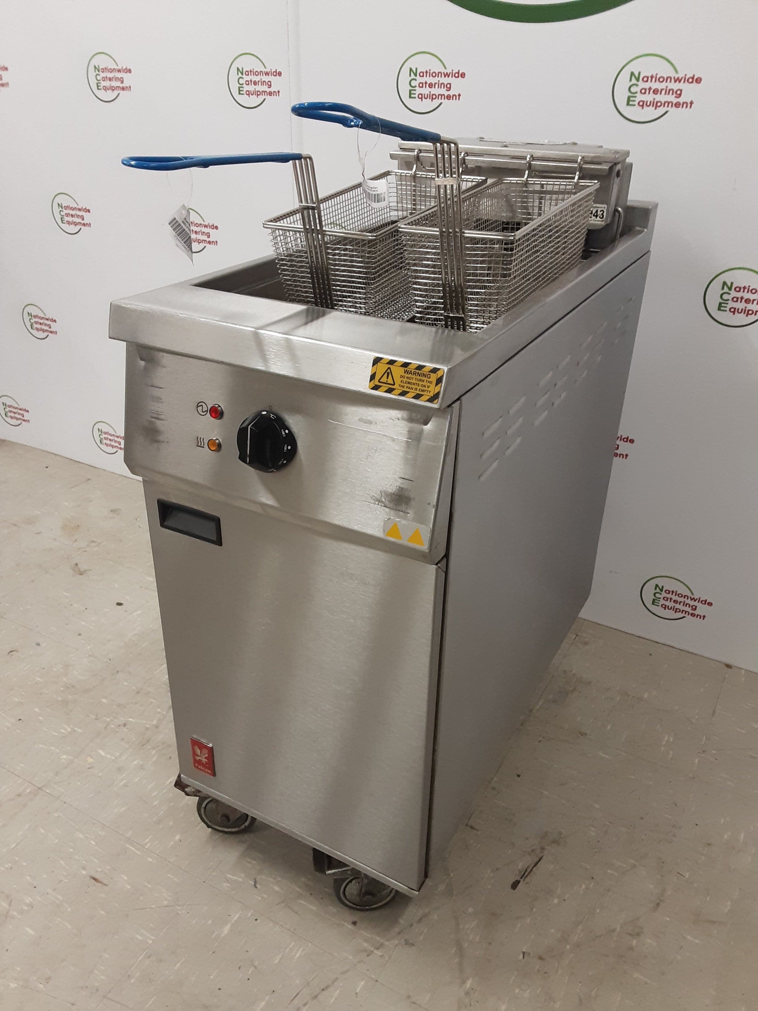 Falcon Electric Pumped Filtration Single Tank/Double Basket Fryer, Model- E401F (NCE2243) — image 3