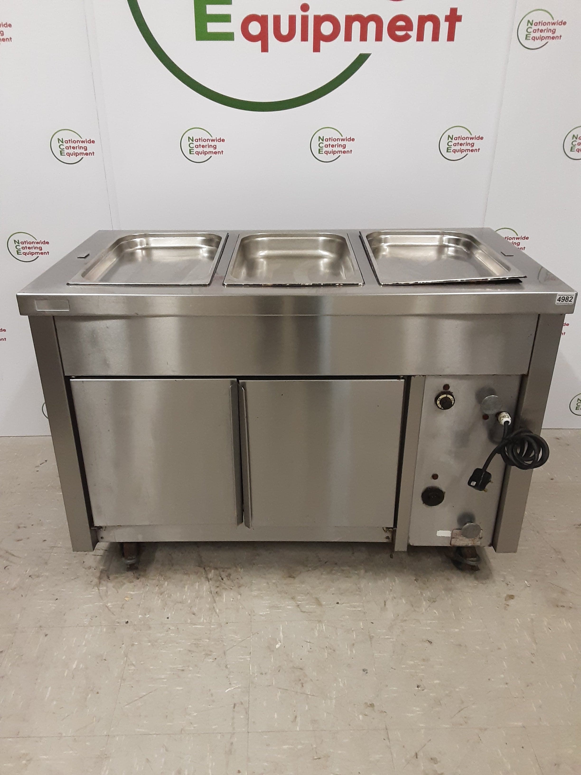 Bartlett Mobile 13amp Hot Cupboard/Dry Bain Marie-CLEARANCE (NCE4982) — image 5