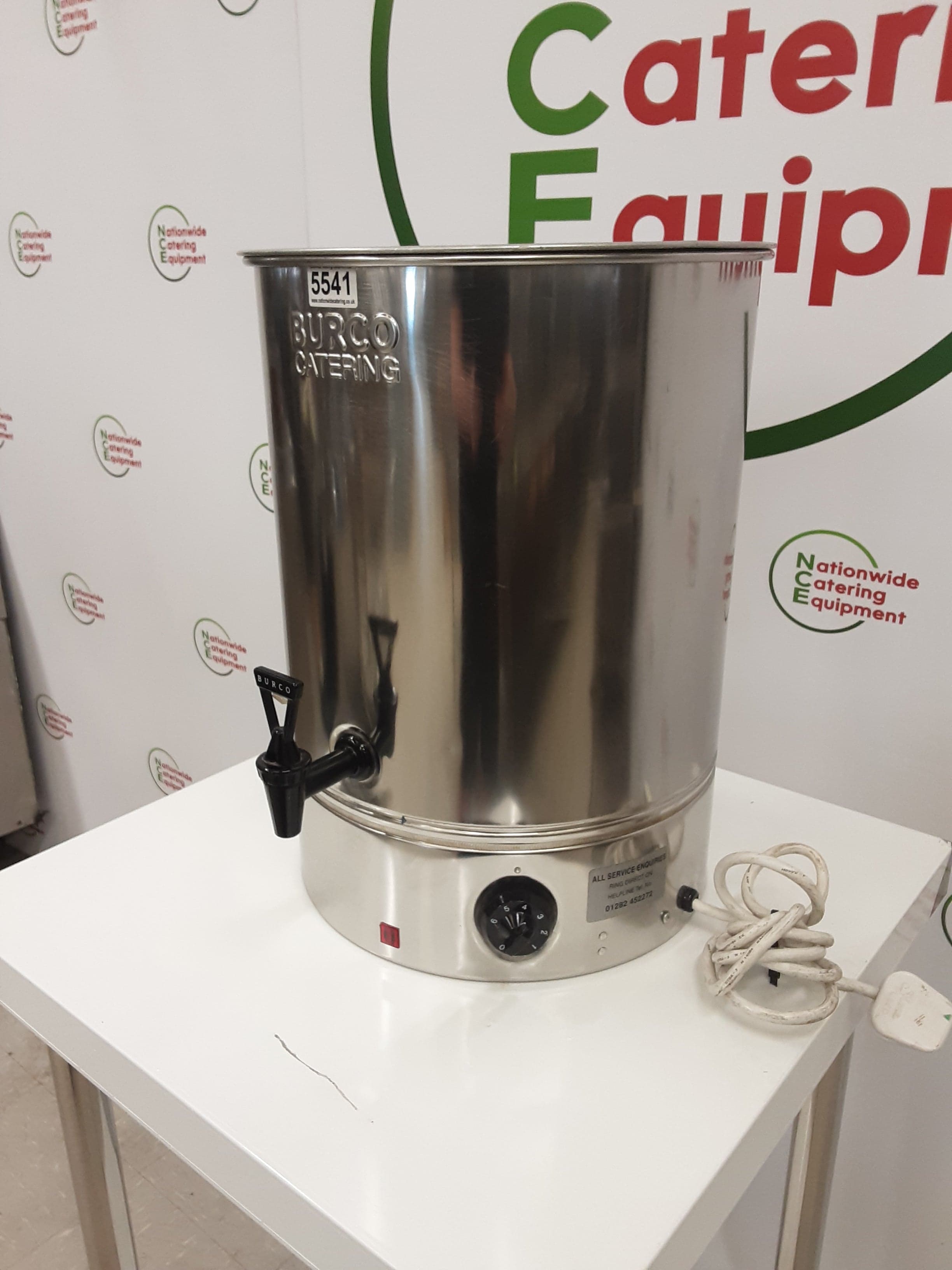 Burco 30L Manual Fill Hot Water Urn (NCE5541) — image 2