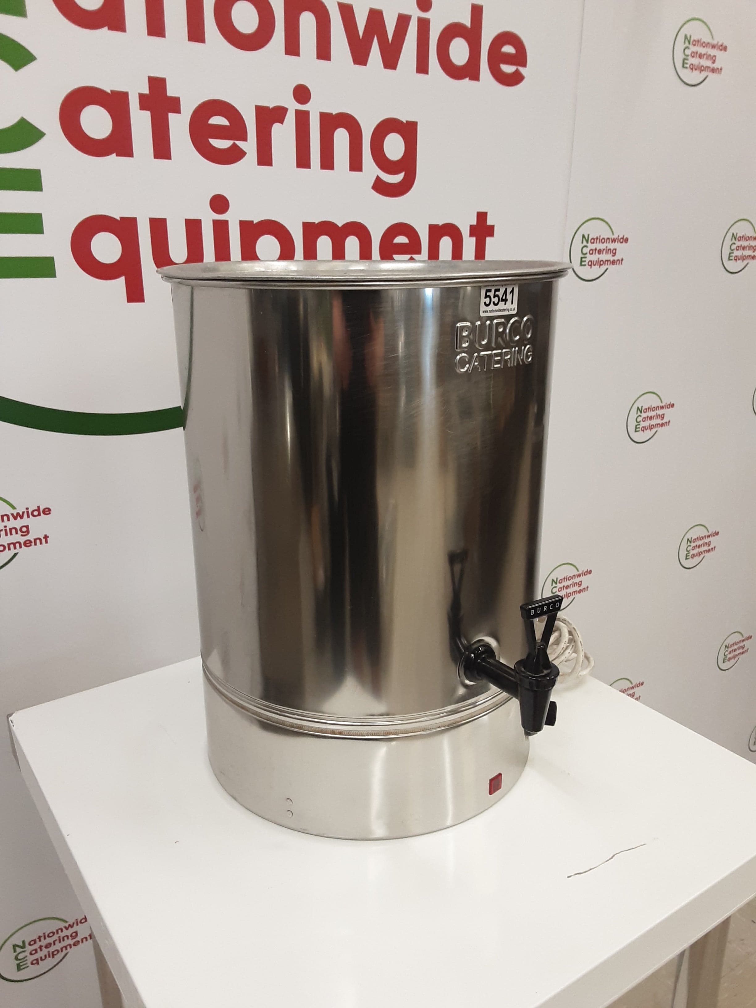 Burco 30L Manual Fill Hot Water Urn (NCE5541) — image 3