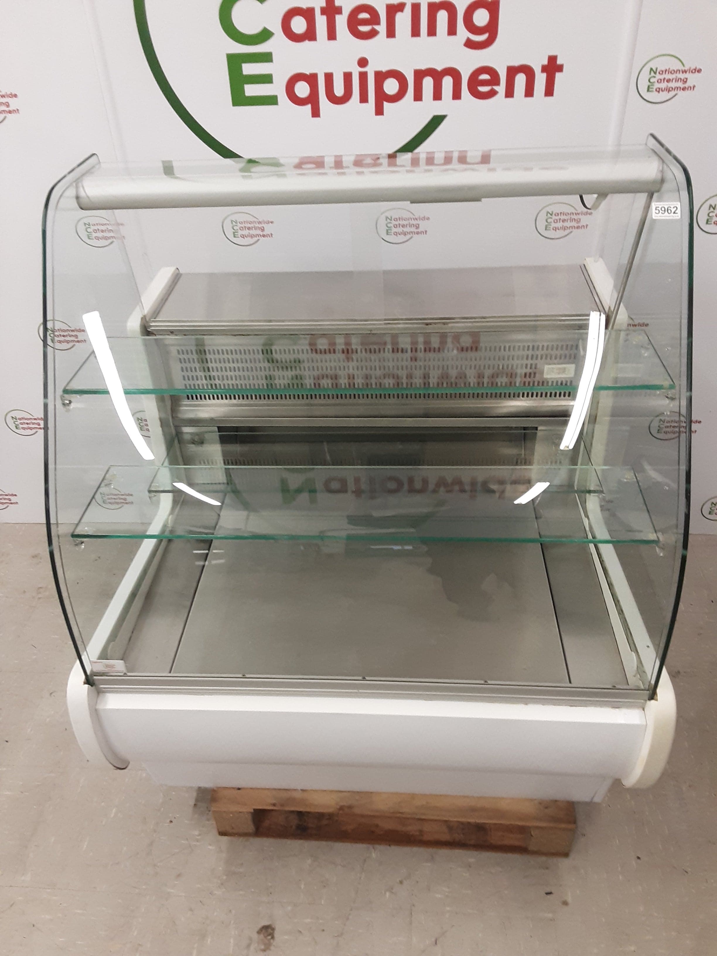 Interlevin Serve Over/Sandwich/Patisserie Fridge, Model-Tejo II (NCE5962) — image 4
