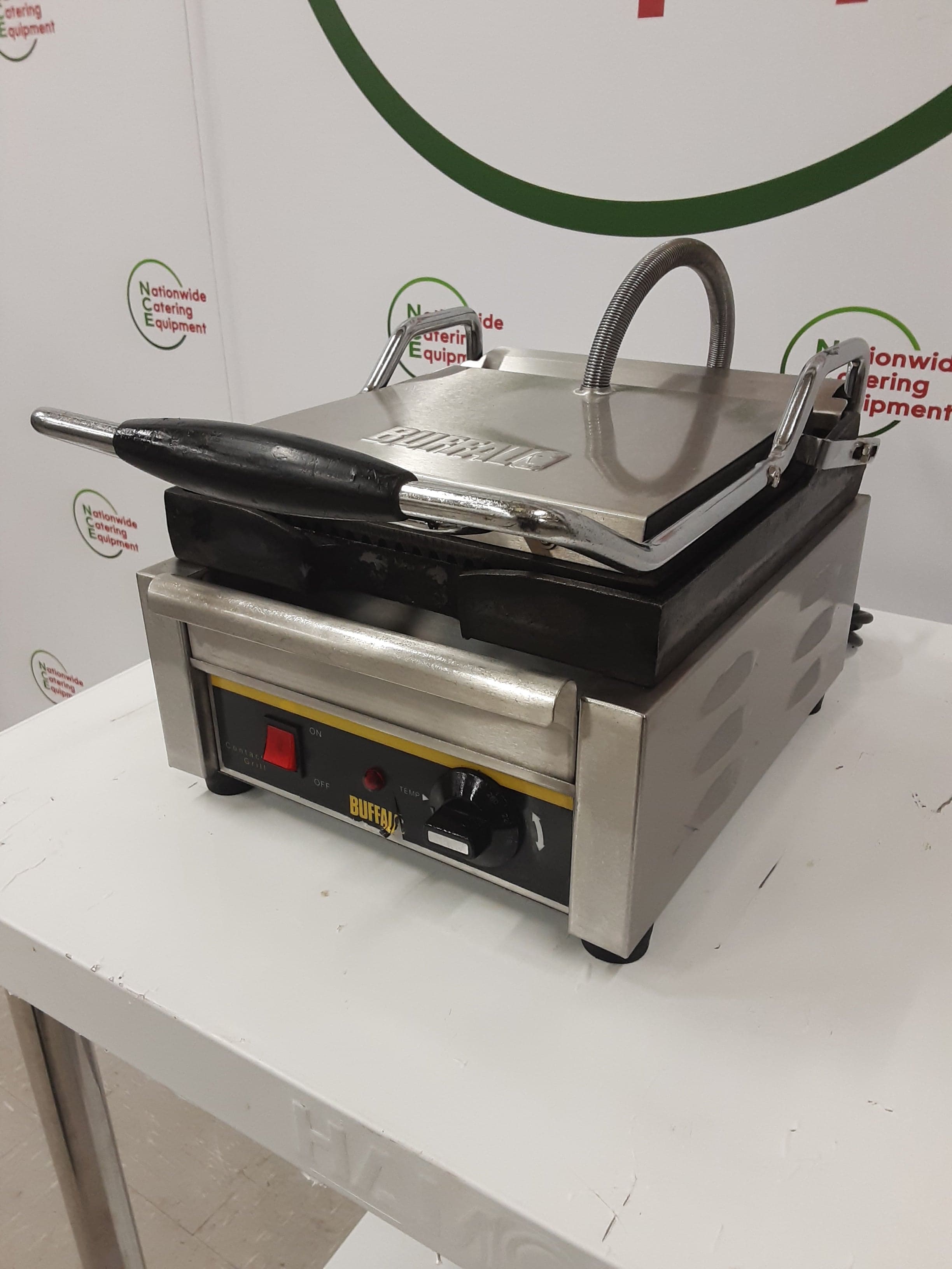 Buffalo Single Panini/Contact Grill, Model- L511 (NCE6075) — image 3